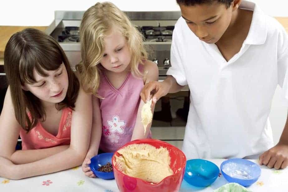 students working together on a baking project